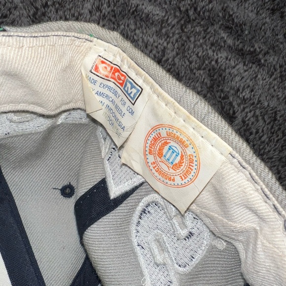 CCM Georgetown Bulldogs wrap around hat - Picture 5 of 5